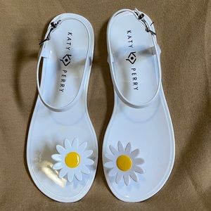 Katy Perry Sandals Women's sz 8.5  DAISY Flower White Geli Jelly.